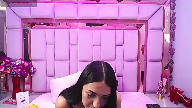 Issabela Mackey  online show from 12/21/25, 04:36