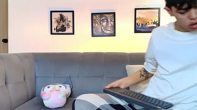 TWINKS FRIENDS online show from 04/15/26, 01:26