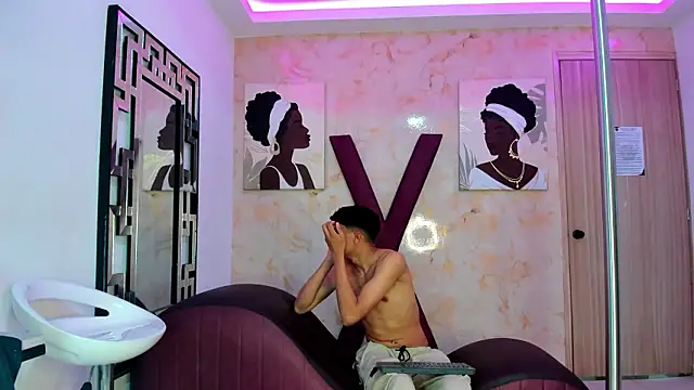 TWINKS FRIENDS online show from 02/04/26, 01:28