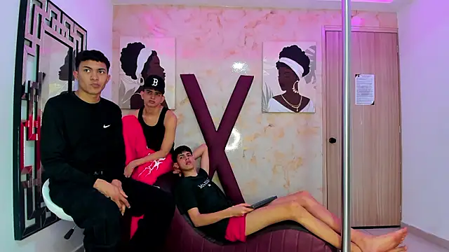 TWINKS FRIENDS online show from 02/05/26, 01:29