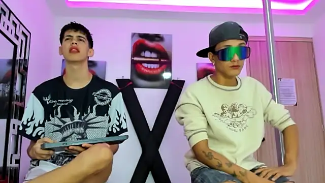 TWINKS FRIENDS online show from 10/22/25, 07:19