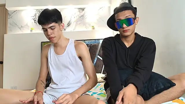 TWINKS FRIENDS online show from 10/07/25, 07:09