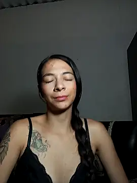 paisita122 online show from 10/10/25, 02:34