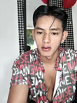 Snapshot of Hiroshi_Shen chatting on 10/13/25, 12:29 Hiroshi Shen online show from 10/13/25, 12:29