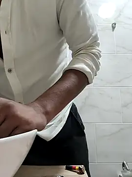 Snapshot of Hiroshi_Shen chatting on 10/08/25, 10:28 Hiroshi Shen online show from 10/08/25, 10:28