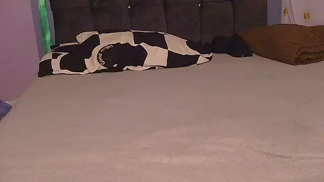 Snapshot of AfricanDickza chatting on 12/22/25, 06:52 AfricanDickza online show from 12/22/25, 06:52