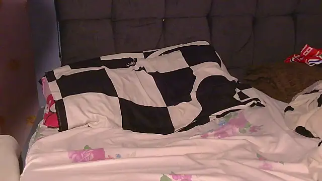 Snapshot of AfricanDickza chatting on 04/14/26, 12:48 AfricanDickza online show from 04/14/26, 12:48