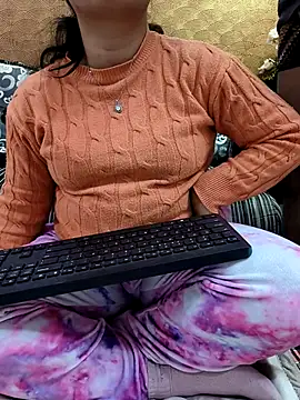 Iampriyaaa15 online show from 01/12/26, 05:58