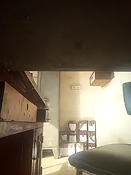 Snapshot of young_dickkk chatting on 09/28/25, 10:44 young dickkk online show from 09/28/25, 10:44