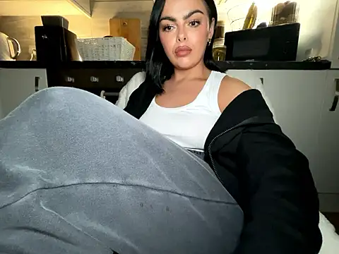 FrancescaXO online show from 01/11/26, 08:16