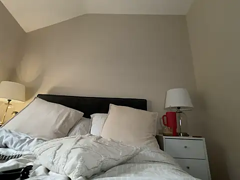 FrancescaXO online show from 10/01/25, 08:19