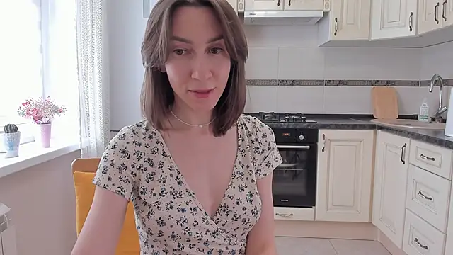 GoodGlamorGirl online show from 05/11/26, 04:14