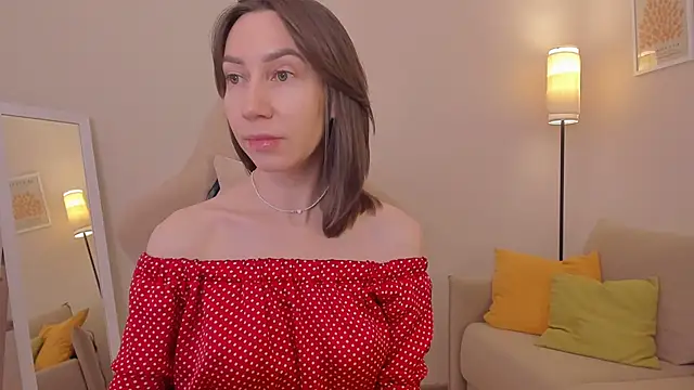 GoodGlamorGirl online show from 04/07/26, 04:03