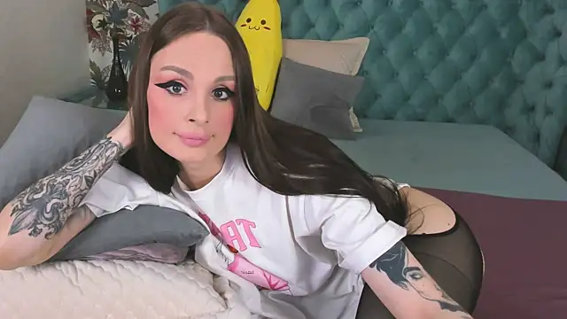 NaughtyLoryy online show from 11/05/25, 09:12