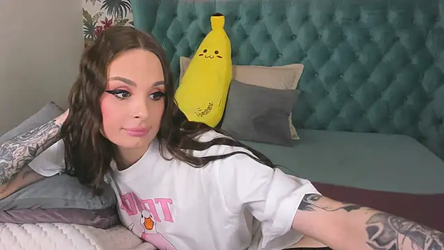 NaughtyLoryy online show from 11/01/25, 09:14