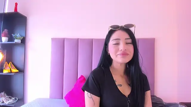 violet myerrs online show from 12/02/25, 03:14