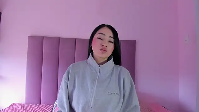 violet myerrs online show from 09/12/25, 12:49