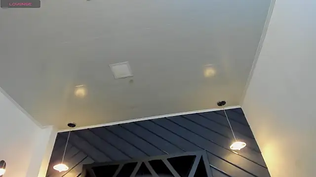 zoe martins  online show from 10/04/25, 07:04