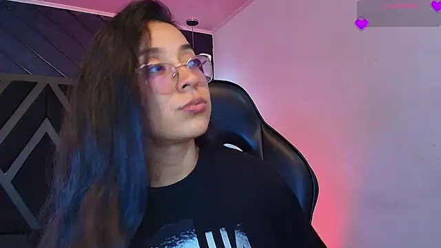 zoe martins  online show from 03/30/26, 05:25