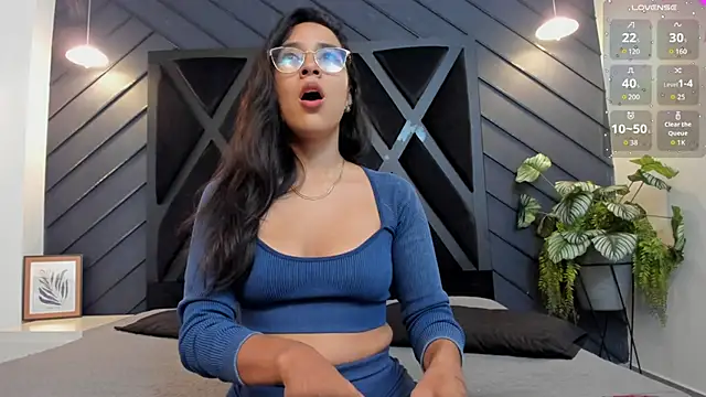 zoe martins  online show from 09/26/25, 05:20