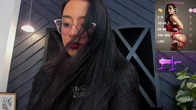 zoe martins  online show from 10/25/25, 05:35