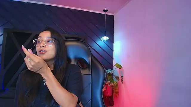 zoe martins  online show from 04/10/26, 05:20