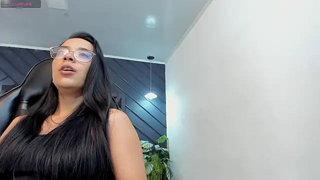 zoe martins  online show from 12/02/25, 05:25