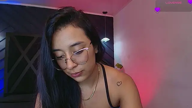 zoe martins  online show from 03/20/26, 05:25