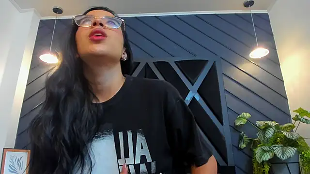 zoe martins  online show from 10/01/25, 05:28