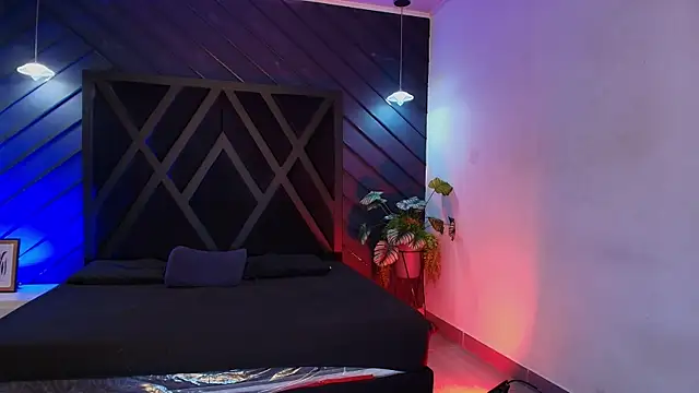 zoe martins  online show from 04/08/26, 05:14