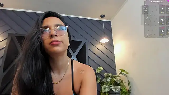 zoe martins  online show from 09/29/25, 05:18