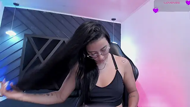 zoe martins  online show from 02/19/26, 05:21