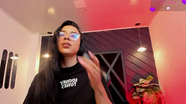 zoe martins  online show from 02/02/26, 05:34