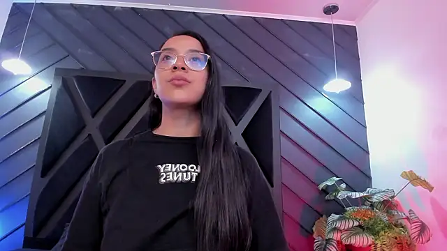 zoe martins  online show from 02/17/26, 05:21