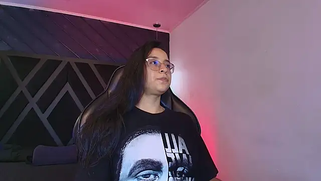 zoe martins  online show from 04/11/26, 05:16