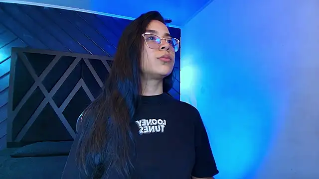 zoe martins  online show from 03/10/26, 05:17