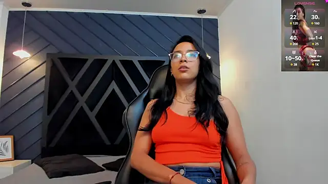 zoe martins  online show from 10/09/25, 05:24