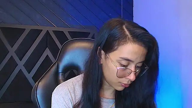 zoe martins  online show from 03/13/26, 05:18