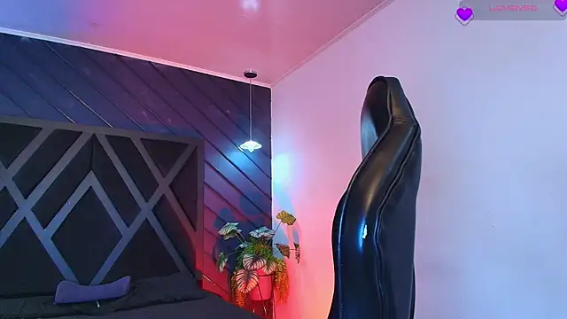 zoe martins  online show from 04/21/26, 03:29