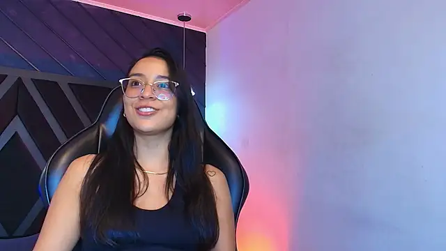 zoe martins  online show from 04/18/26, 05:26