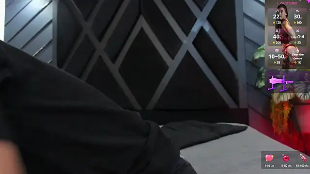 zoe martins  online show from 10/06/25, 05:24