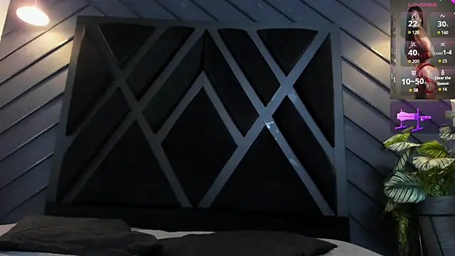 zoe martins  online show from 10/21/25, 05:34