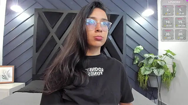 zoe martins  online show from 09/22/25, 05:19