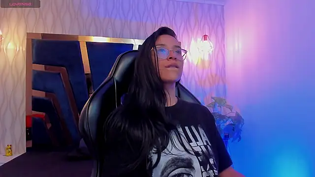 zoe martins  online show from 02/09/26, 05:33