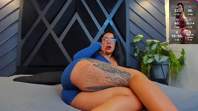 zoe martins  online show from 10/02/25, 05:27