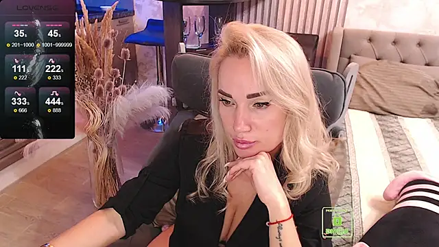 FreeBerryMILF online show from 10/25/25, 09:15