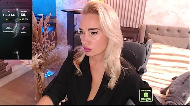 FreeBerryMILF online show from 04/14/26, 08:36