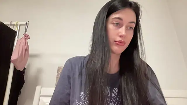 Snapshot of Talyo19 chatting on 11/02/25, 03:17 Talyo19 online show from 11/02/25, 03:17