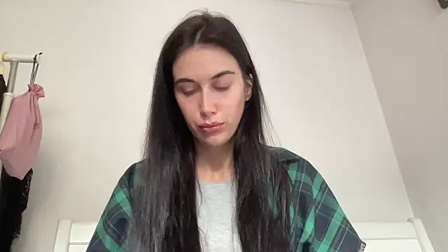 Snapshot of Talyo19 chatting on 10/13/25, 11:56 Talyo19 online show from 10/13/25, 11:56