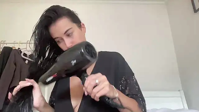 Snapshot of Talyo19 chatting on 09/18/25, 10:18 Talyo19 online show from 09/18/25, 10:18